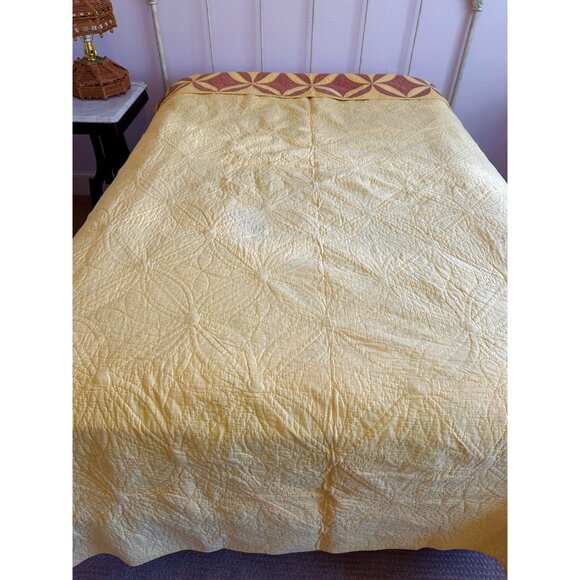 Vintage quilt Orange Peel pattern yellow lavender twin or full Extra Long - Picture 9 of 10